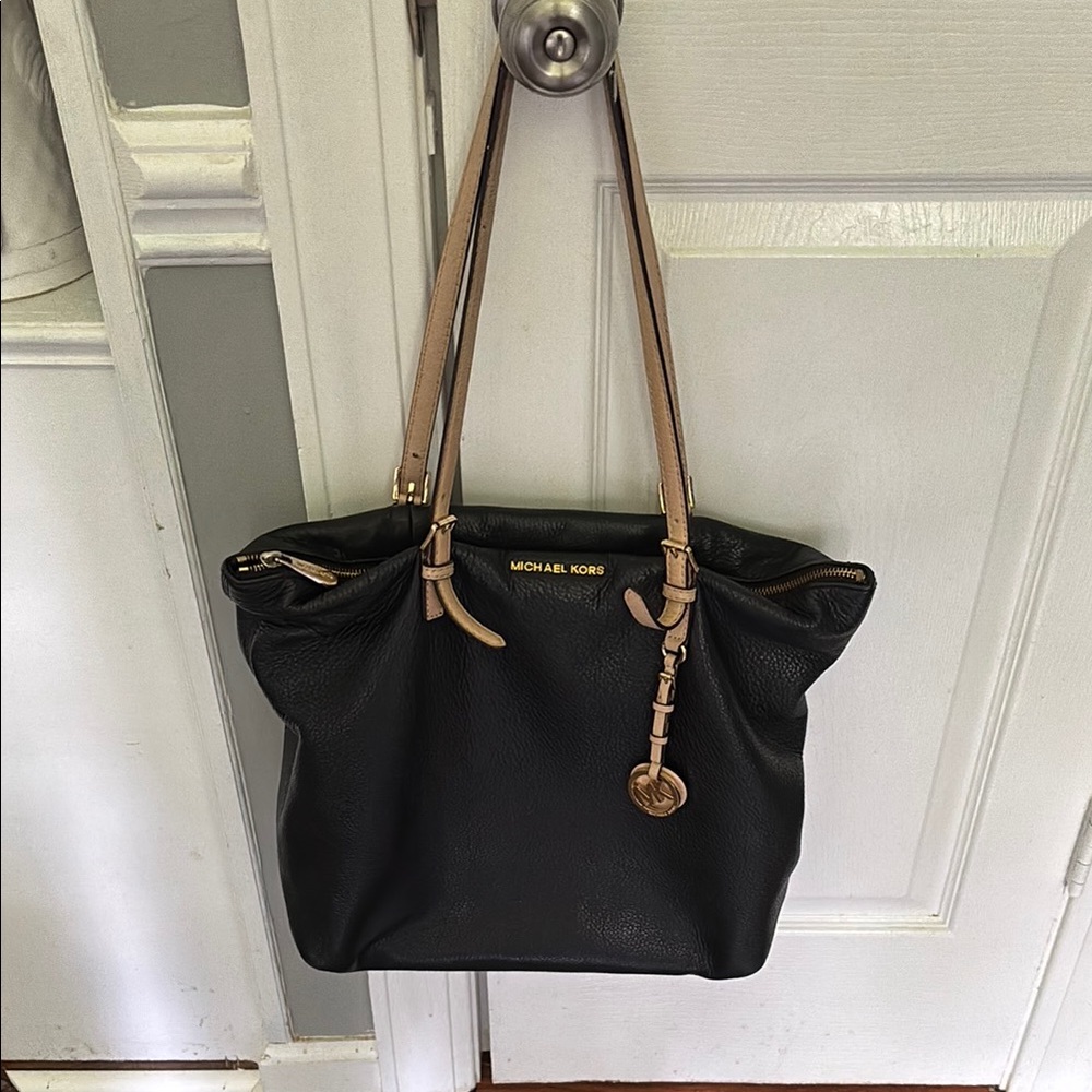 Authentic Michael Kors Jet Set soft leather tote black